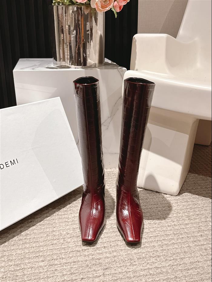 2025112818103283 460